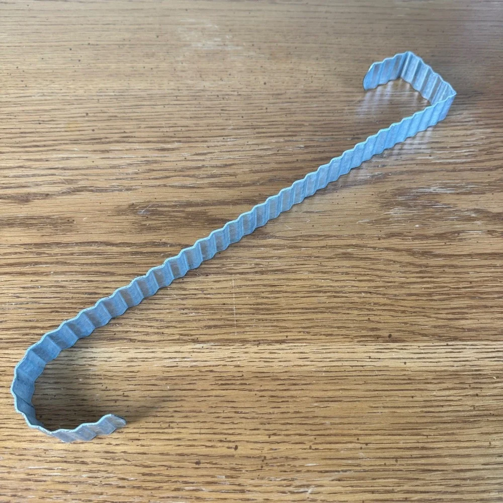 Vintage‎ Style Corrugated Metal Wavy Wreath Hanger 14 Inch Primitive Farmhouse